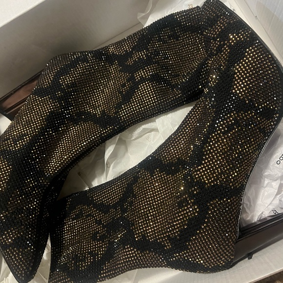 Lux Aldo Booties - Picture 3 of 5